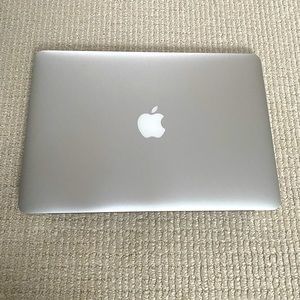Apple MacBook Air 13" Laptop Intel Core i5 - Excellent Condition